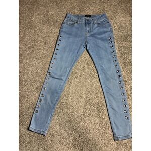 The Style Between Us Light Wash Grommet Side Skinny Jeans Blue Denim Womens 1